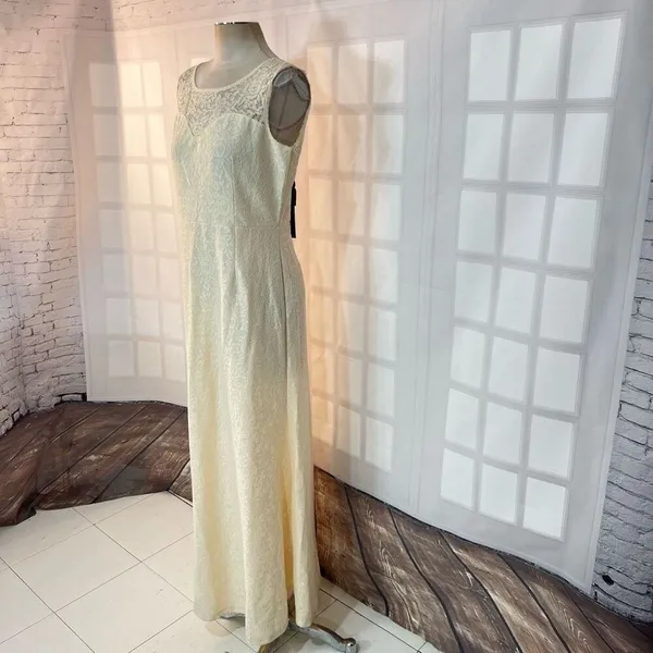 Miusol NWT Cream Floral Lace Sleeveless V-Back Maxi Length Dress Size XL - Image 3