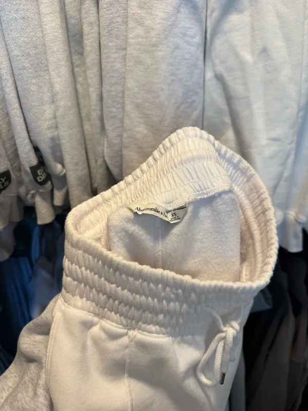 Abercrombie & Fitch Shorts - Image 3