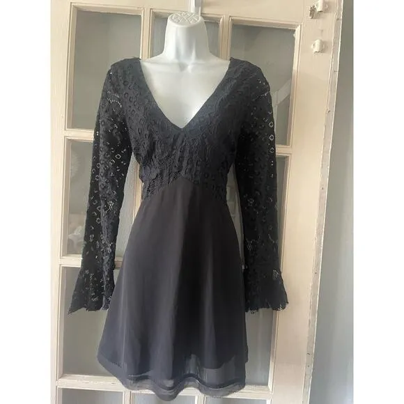 TULAROSA Skylar Lace Mini‎ Bell Sleeve Dress - Image 5
