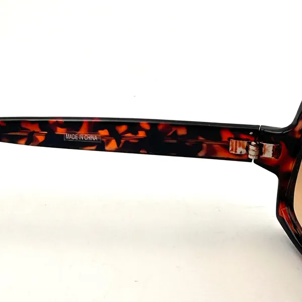 Liz Claiborne Sunglasses Womens Rectangular Tortoise Brown‎ 11876 Classic Chic - Image 4