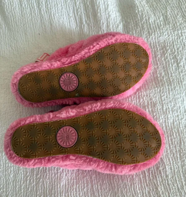 UGG slippers - Image 4