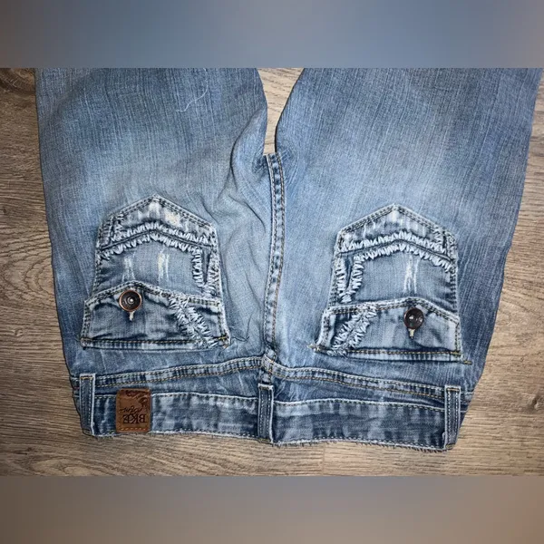 BKE Buckle - Y2K low waisted Jeans with light flare! Style - Madison stretch - Image 8