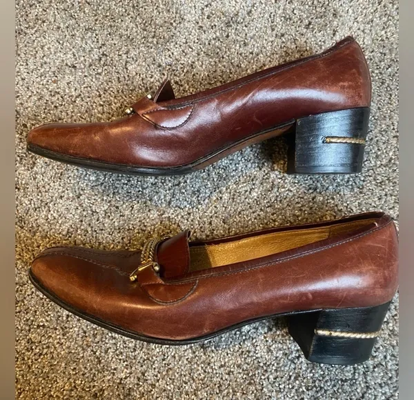 Gucci Heels Are Vintage leather brown in color.. needs a good polish. In great condition no Flaws. - Image 8