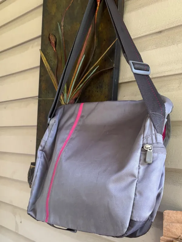 The North face Cadence Messenger Bag - Image 13