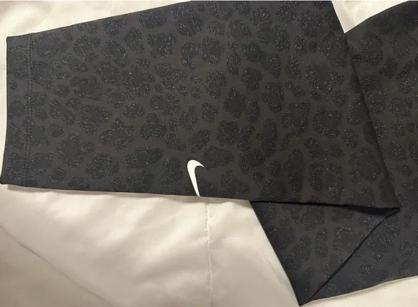 Nike Dri-Fit Sparkly Cheetah Print Workout Set - Image 9