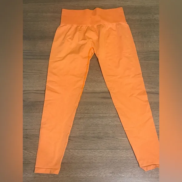 NVGT Sunset Orange Seamless Leggings: Size- Large - Image 9