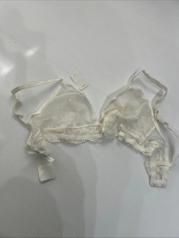 Have Lace Triangle Bralette in Ivory - Image 4
