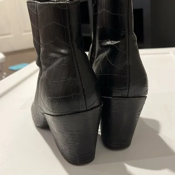 Dolce Vita Black Croc‑Style Block Heel Booties — Size 7 - Image 3