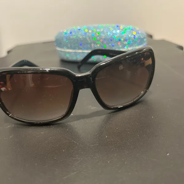 Guess Black and Blue Fashion Sunglasses - Image 9