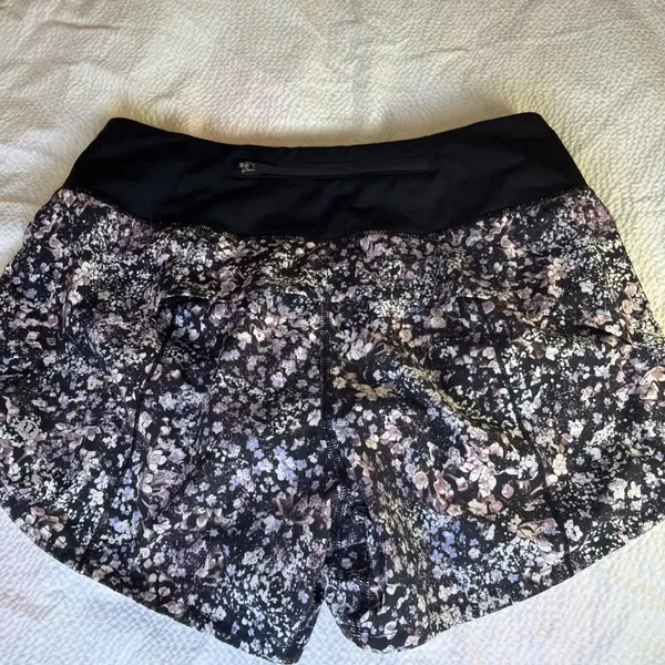 Lululemon Speed Up Shorts in the "Floral Spritz Multi" print Sz4 - Image 2
