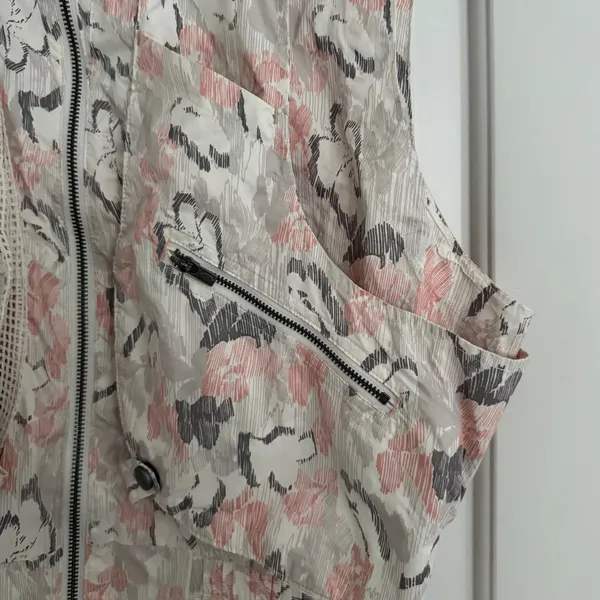 Free People FP Movement Off The Grid Floral Utility Vest Hooded Size XS Ivory - Image 7