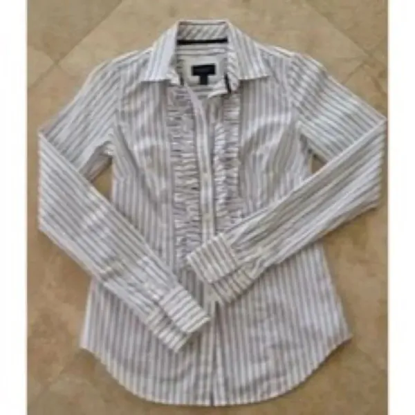 ✨American Eagle Button Up Ruffle Shirt✨ - Image 4