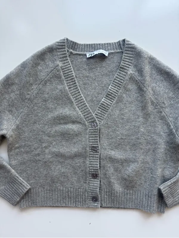 Zara Cropped Gray Cardigan size Medium - Image 3