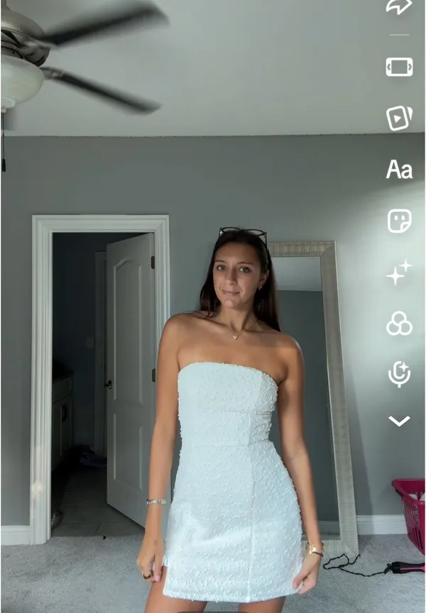 Francesca’s white textured bow dress - Image 2