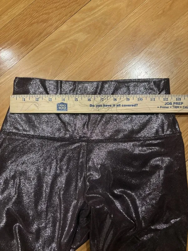 Lululemon Size 8 Metallic Shimmer Athletic Biker Shorts - Image 5