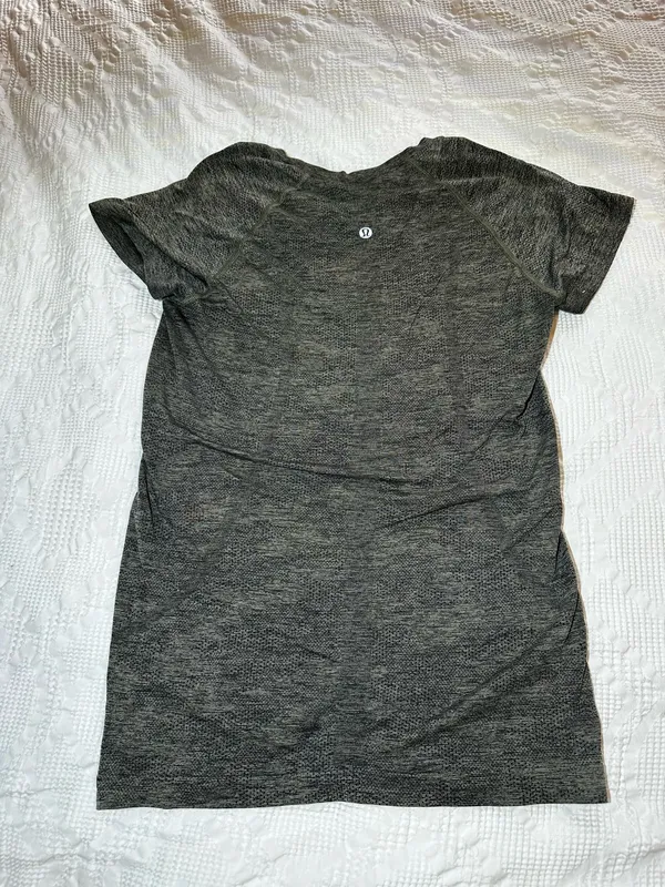 Lululemon swiftly tech short sleeve grey sage/dark olive - Image 8