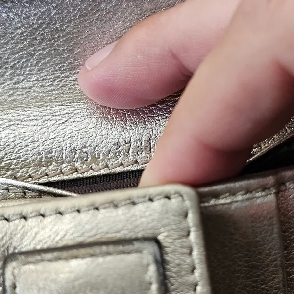 GUCCI GG Abbey D-Ring Long Wallet - Image 12