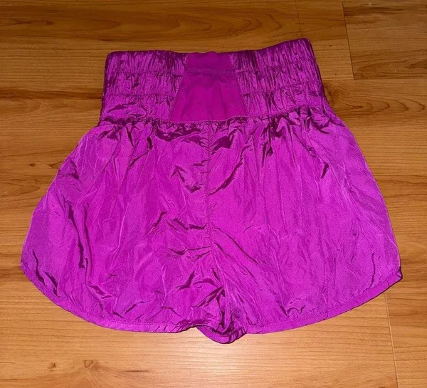 Shorts!! Size M - Image 2