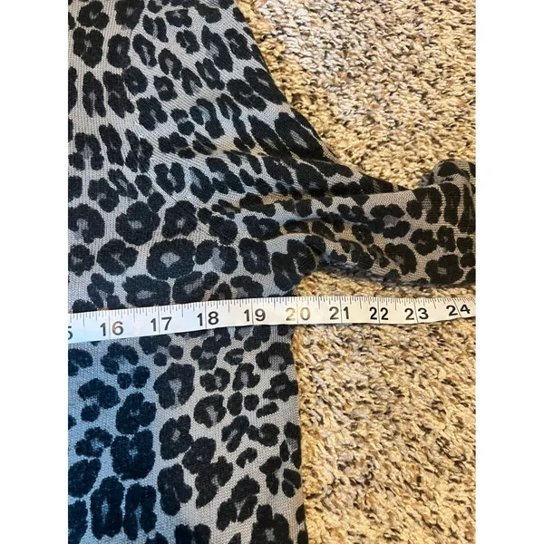 Croft & Barrow Leopard Print Cardigan Sweater Tan Black Long Sleeve‎ Button Up - Image 4