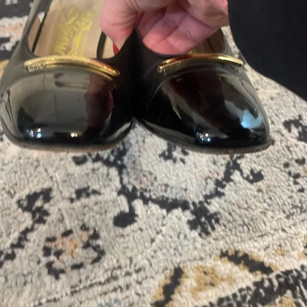 Salvatore Ferragamo EVUC Black Pantent Pumps Gold Emblem 8.5 *Read description - Image 6