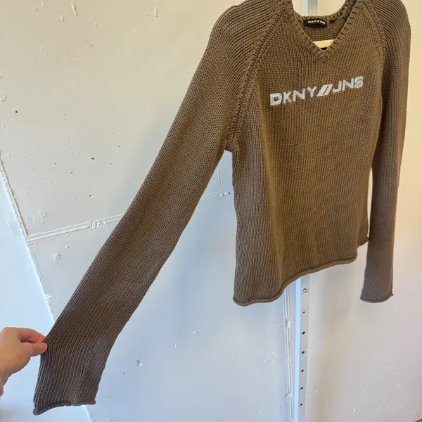 Y2K‎ DKNY Jeans Tan Brown Cotton Knit V-Neck Logo Sweater Women's Medium Raglan - Image 3