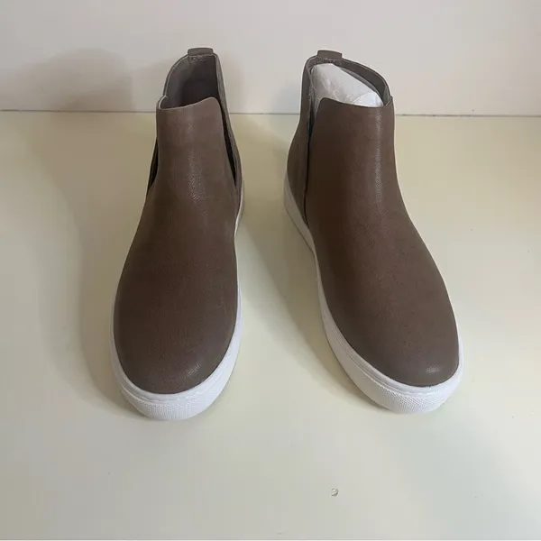 New without box Birdies Falcon Leather Bootie sz 8.5 - Image 2