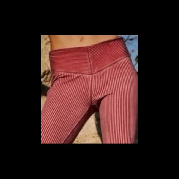 Free People Mark My Words Slim Flares. Size Large - Image 3