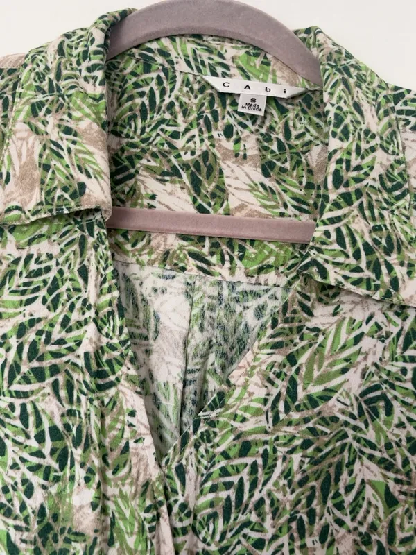 CAbi Green Tropical Print Surplice Dress Size S - Image 4