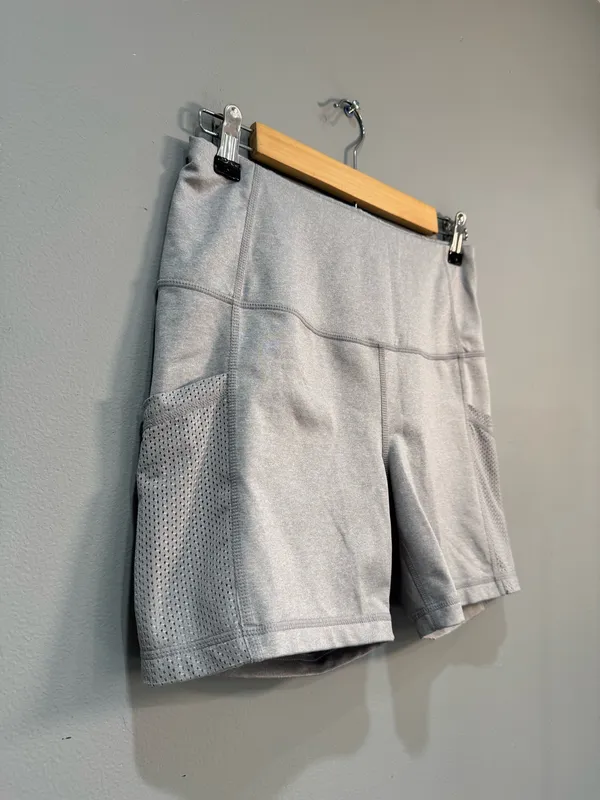 Light Gray Reebok Active Shorts Size M EUC - Image 3