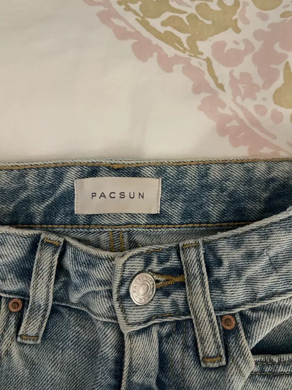 PacSun High-Waisted Ripped Jeans Straight Leg - Image 2