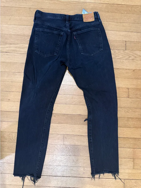 Levi’s Black Distressed Jeans - Image 3