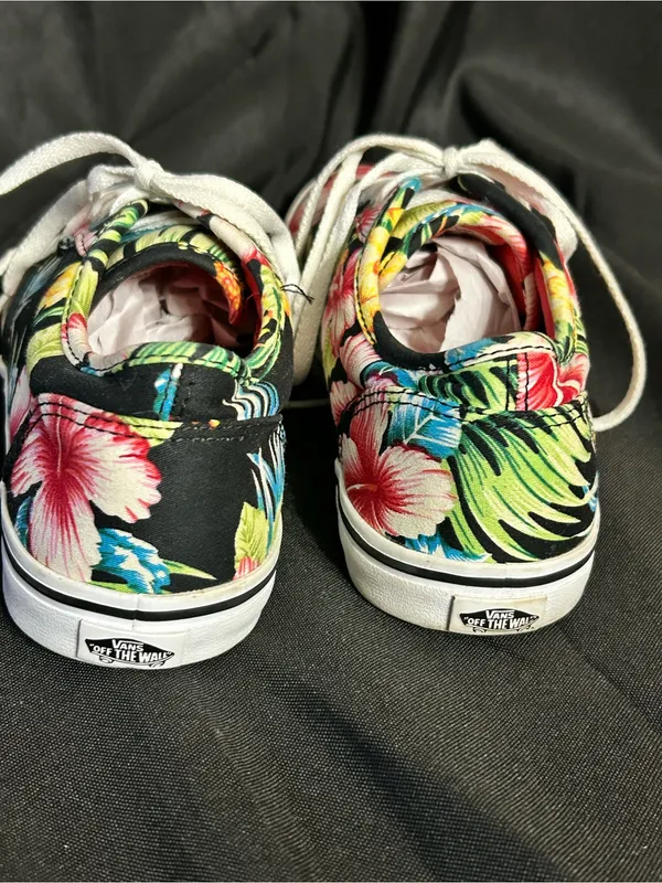 Vans Women's Black Hawaiian Floral Lace-Up Canvas Sneakers 6.5 - Image 4