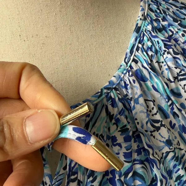 Lilly Pulitzer Blue and White Patterned Blouse Size Medium Bell Sleeves Rayon - Image 5