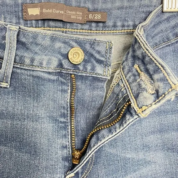 Levi’s Bold Curve Classic Rise Slim Leg Jeans Size 6 - Image 3