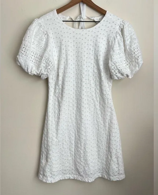 Free People dress white eyelet puff sleeve open back Peasant L - Image 4