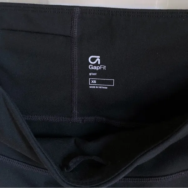 Gap GapFit Women's XS GFast Black High Waist Mesh Capri Leggings Crop - Image 4