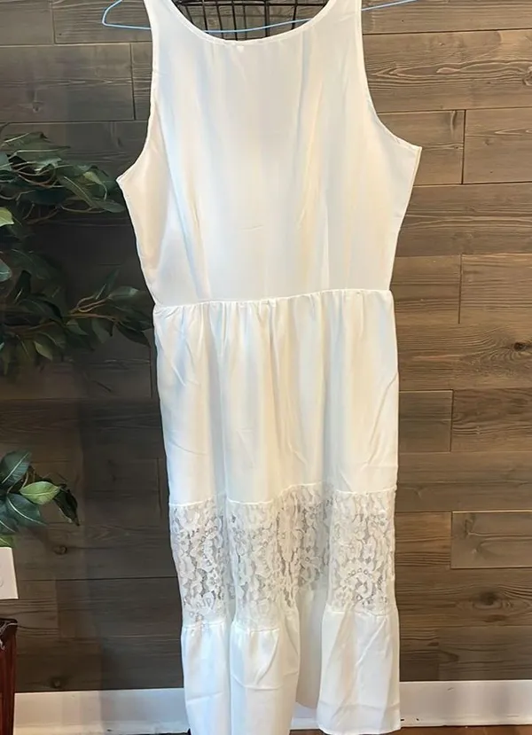 Stunning, white sleeveless lace maxi sundress - Image 4