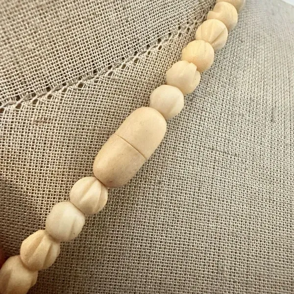 Vintage Hand-Carved Bone Bead Necklace with Floral Detail - Image 5