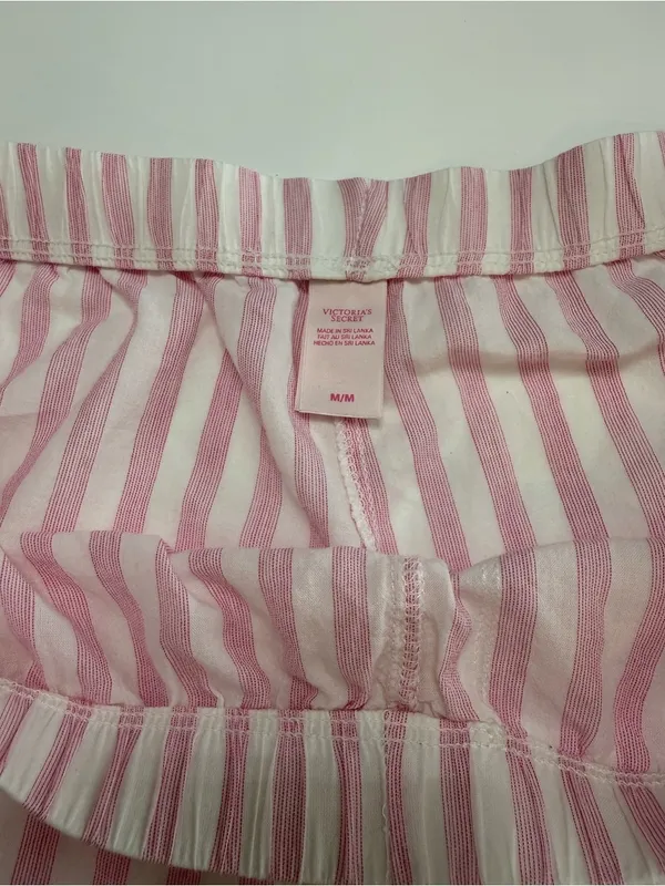 Victoria's Secret Pink & White Lounge Shorts with matching Black VS Top - Image 7