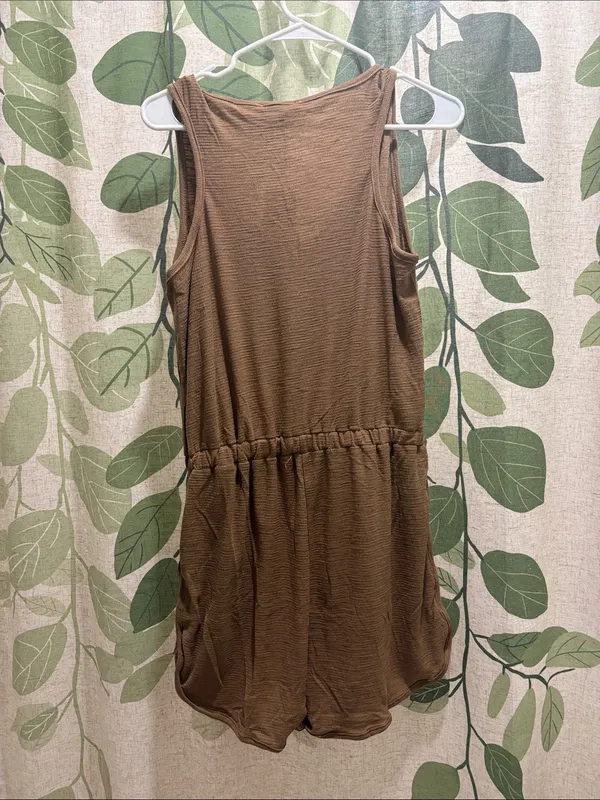 Sleeveless Brown Button - Image 2