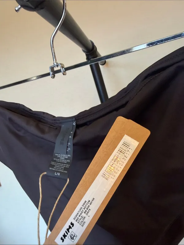 Skims swim bottoms MID WAIST COLOR‎ ONYX SIZE L NWT - Image 3