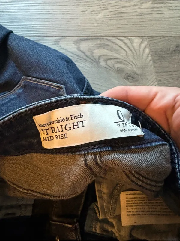 Abercrombie & Fitch mid rise straight jeans - Image 3