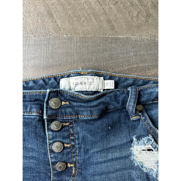 Torrid women's Blue Distressed 3" Jean Shorts Size‎ 18 - Image 5