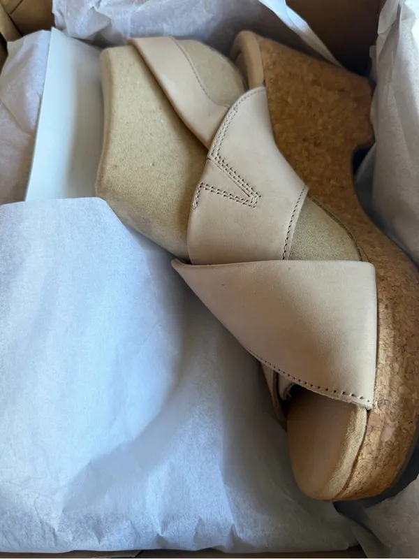 Clarks Giselle Dove Wedge Sandals Slingback Straps sand Nubuck Womens size 9 - Image 6
