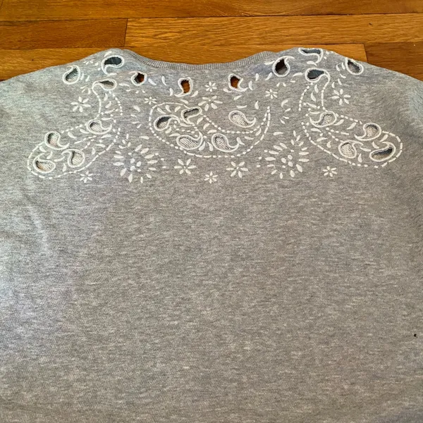 Cute sweatshirt - Image 2