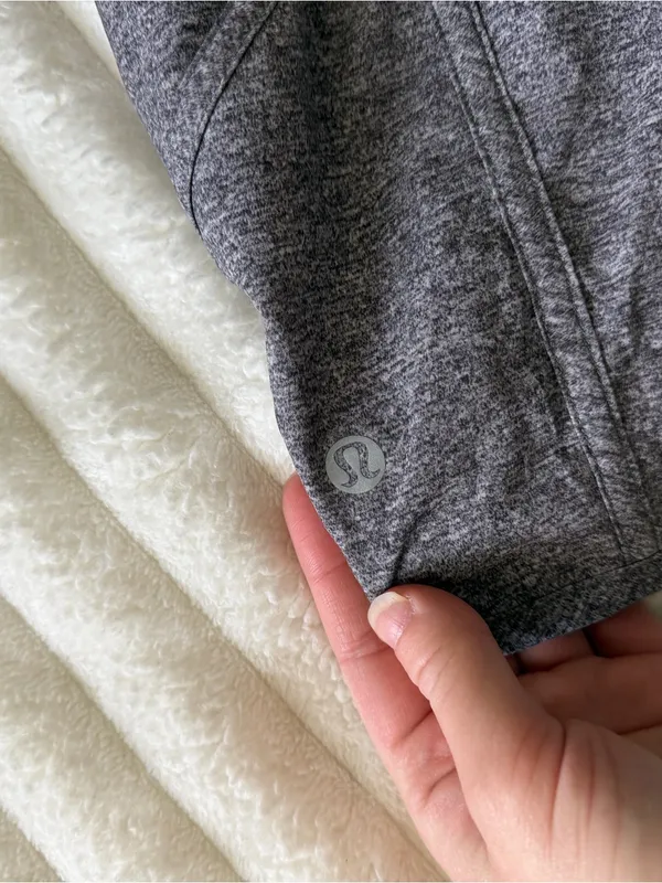 lululemon athletica Heathered Charcoal Athletic Shorts with Zipper Pocket 4” - Image 6