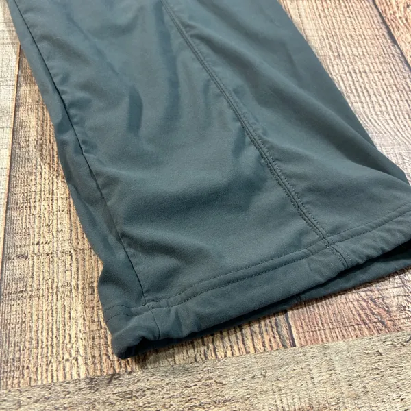 Columbia Gray Nylon Omni-Shield Hiking Pants Straight Leg Cargo Outdoor Size 14 - Image 2