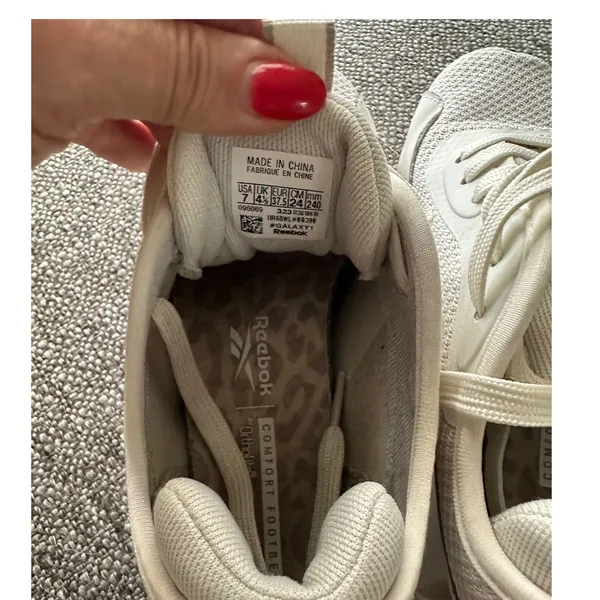 Reebok Zig Kinetica Womens Sneakers White Beige Gum Sole Running Shoes Size7 GUC - Image 6