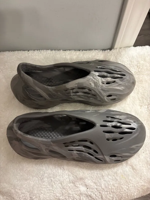 Adidas Foam Rubber Shoes Sz9 Gray Size 9 - Image 11