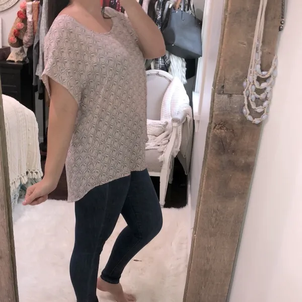 Torrid size 1X pink modern print top - Image 2